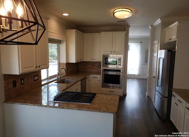 4111 Antlers Lodge Rd, San Antonio, TX 78251