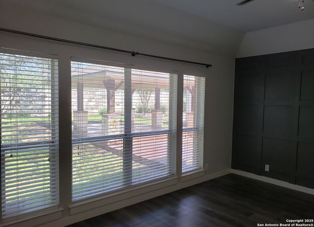 4111 Antlers Lodge Rd, San Antonio, TX 78251