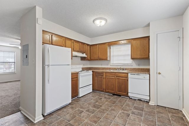 725 Peachers Mill Rd, Clarksville, TN 37042