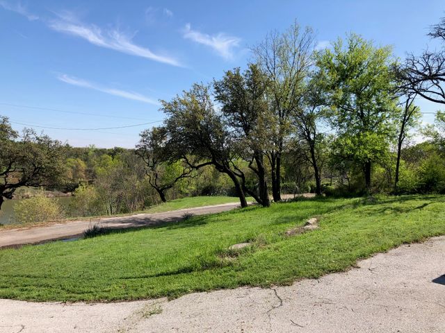 8633 Heron Drive, Fort Worth, TX 76108