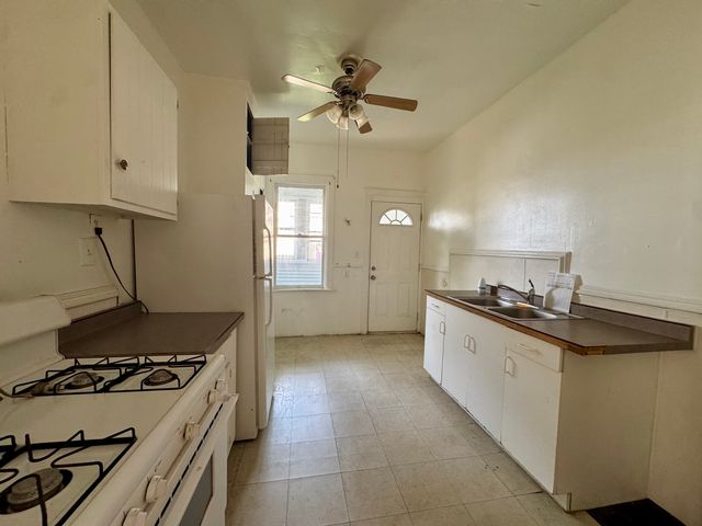 611 1st Avenue, Sterling, IL 61081