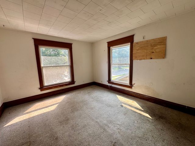 611 1st Avenue, Sterling, IL 61081