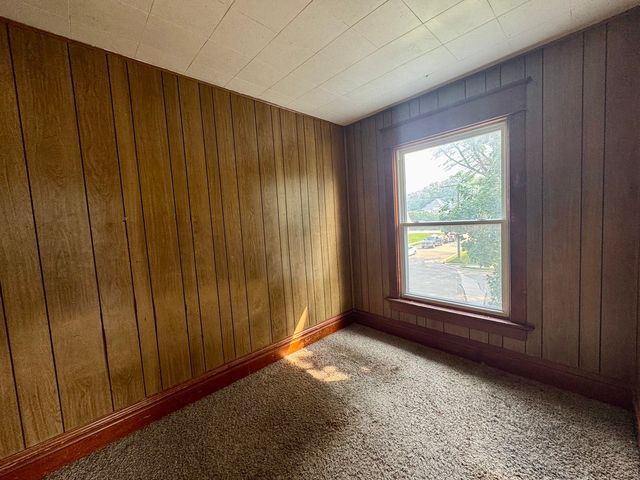 611 1st Avenue, Sterling, IL 61081