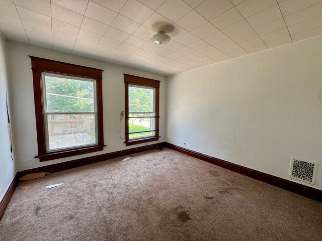 611 1st Avenue, Sterling, IL 61081