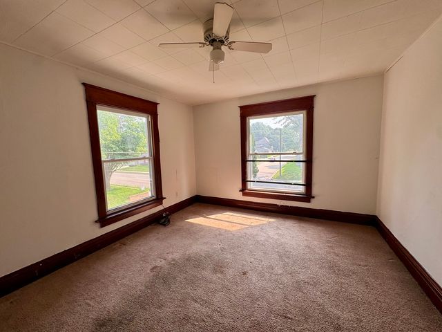 611 1st Avenue, Sterling, IL 61081