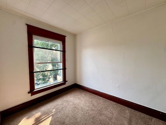 611 1st Avenue, Sterling, IL 61081