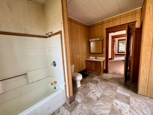 611 1st Avenue, Sterling, IL 61081