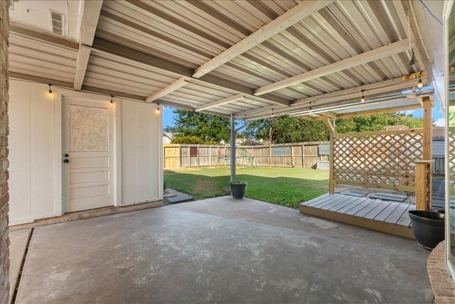 15703 Blackhawk Boulevard, Friendswood, TX 77546