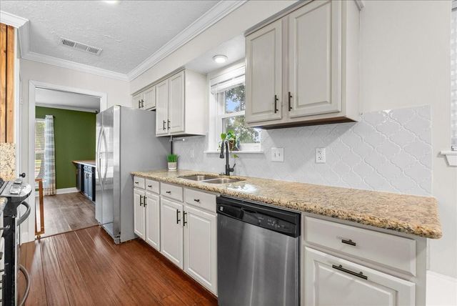 15703 Blackhawk Boulevard, Friendswood, TX 77546
