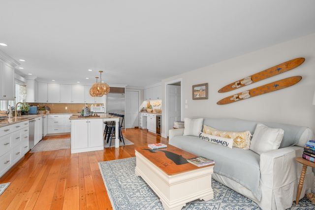 122 Stoney Cove Lane, Barnstable, MA 02630