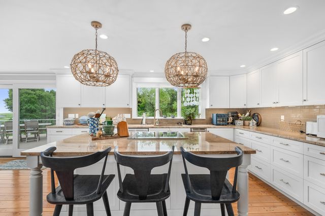 122 Stoney Cove Lane, Barnstable, MA 02630