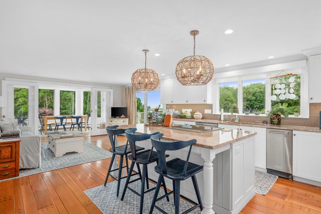 122 Stoney Cove Lane, Barnstable, MA 02630