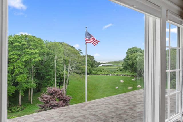 122 Stoney Cove Lane, Barnstable, MA 02630