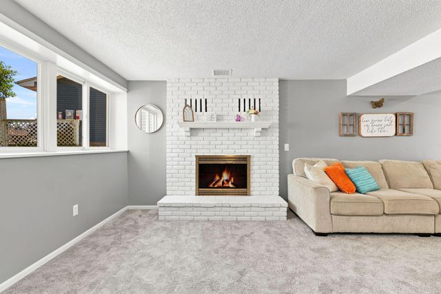 2682 Guthrie Avenue N, Oakdale, MN 55128