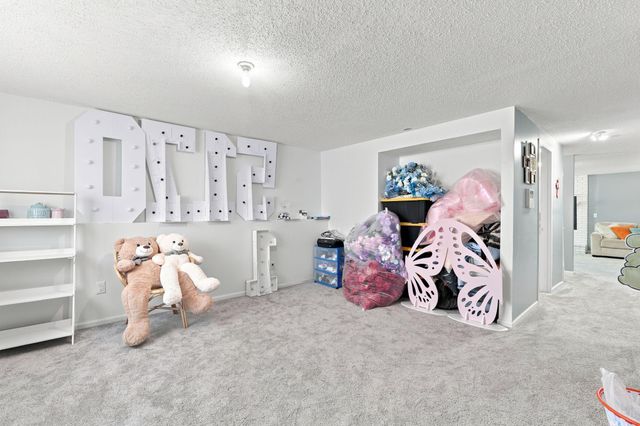 2682 Guthrie Avenue N, Oakdale, MN 55128