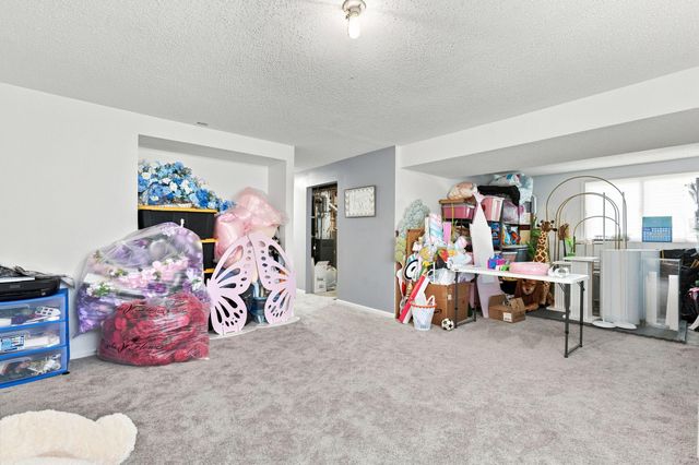 2682 Guthrie Avenue N, Oakdale, MN 55128