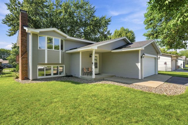 2682 Guthrie Avenue N, Oakdale, MN 55128