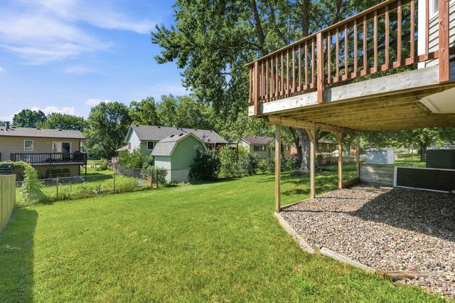 2682 Guthrie Avenue N, Oakdale, MN 55128