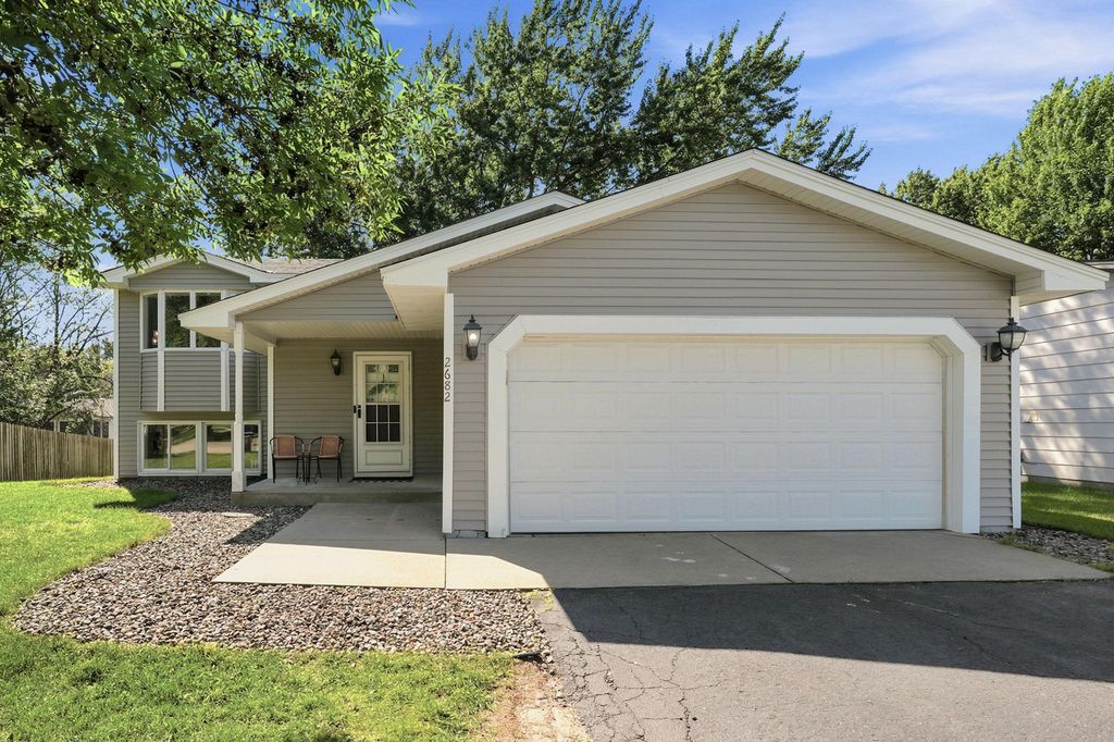 2682 Guthrie Avenue N, Oakdale, MN 55128 — photo 2