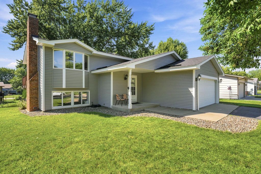 2682 Guthrie Avenue N, Oakdale, MN 55128 — photo 3