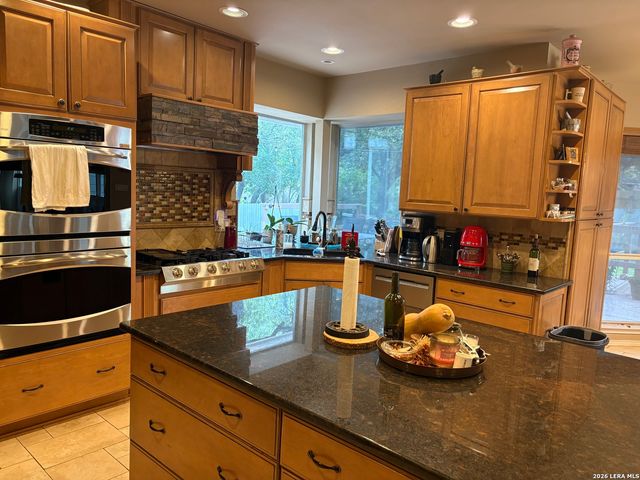 4111 BUFFALO BAYOU RD, San Antonio, TX 78251