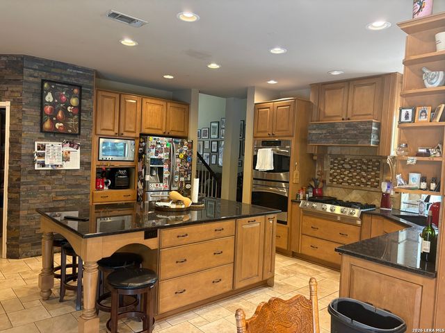 4111 BUFFALO BAYOU RD, San Antonio, TX 78251