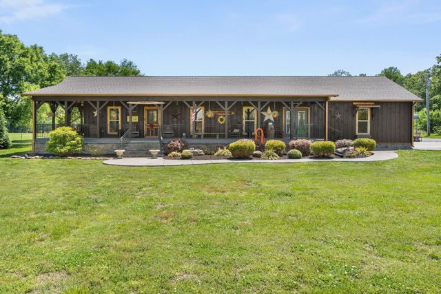 251 Falcon Dr, Decherd, TN 37324