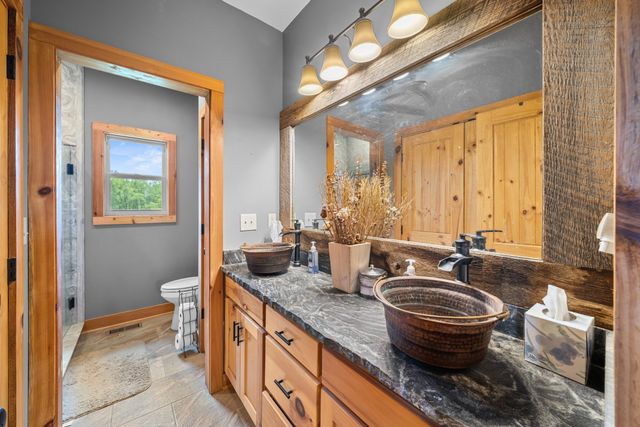 251 Falcon Dr, Decherd, TN 37324