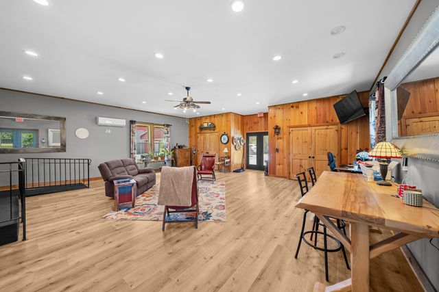 251 Falcon Dr, Decherd, TN 37324