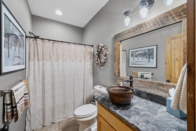251 Falcon Dr, Decherd, TN 37324