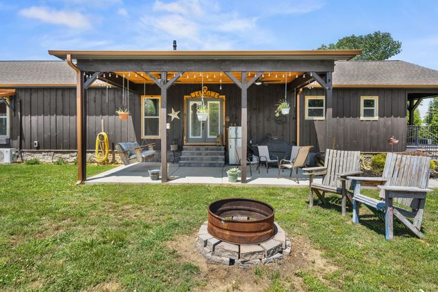 251 Falcon Dr, Decherd, TN 37324