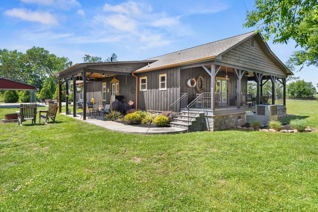 251 Falcon Dr, Decherd, TN 37324