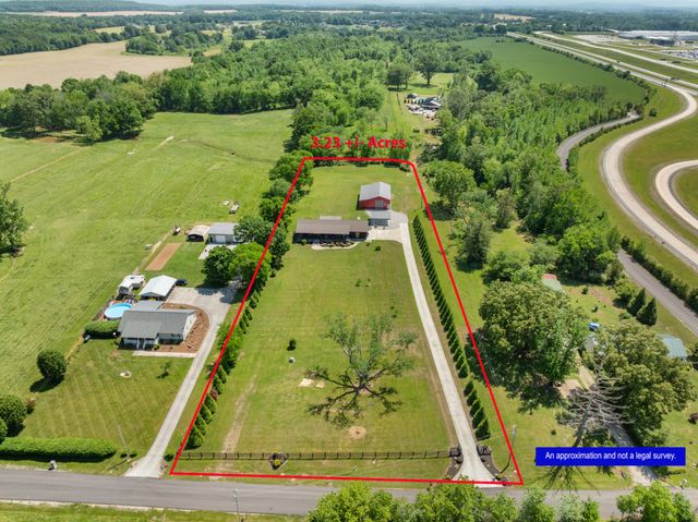 251 Falcon Dr, Decherd, TN 37324