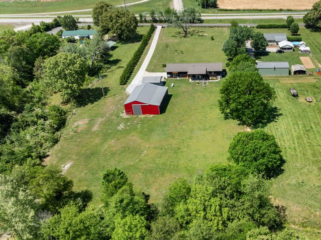 251 Falcon Dr, Decherd, TN 37324