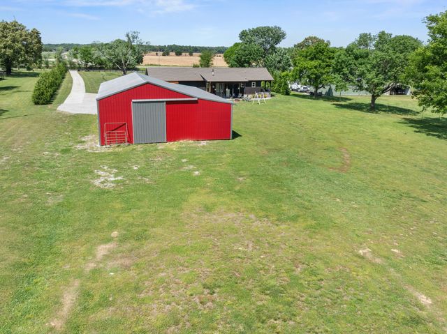 251 Falcon Dr, Decherd, TN 37324