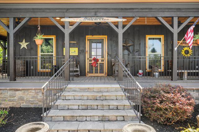 251 Falcon Dr, Decherd, TN 37324