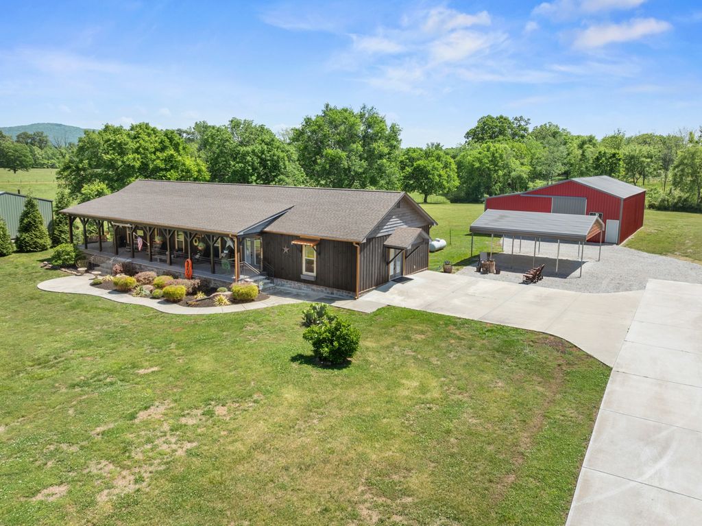 251 Falcon Dr, Decherd, TN 37324