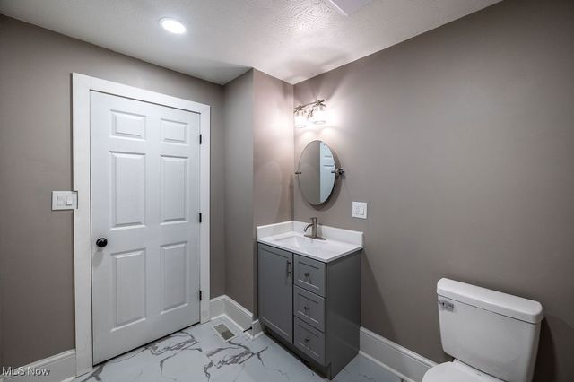 5607 Grand Central Avenue, Vienna, WV 26105