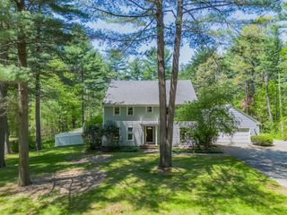 63 Larkspur Dr, Amherst, MA 01002
