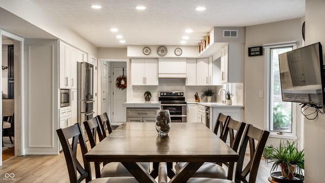 13890 Saben Court, Carmel, IN 46032