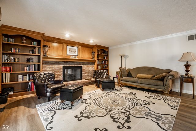 13890 Saben Court, Carmel, IN 46032