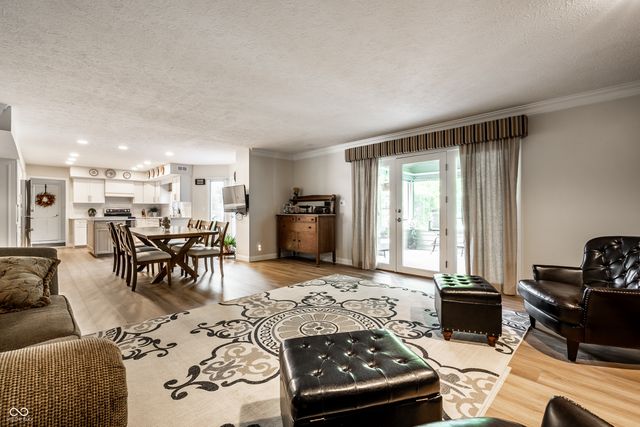 13890 Saben Court, Carmel, IN 46032