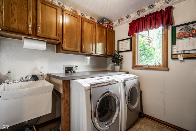13890 Saben Court, Carmel, IN 46032