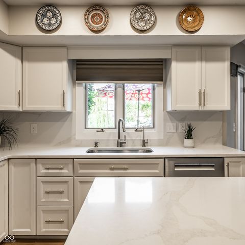 13890 Saben Court, Carmel, IN 46032