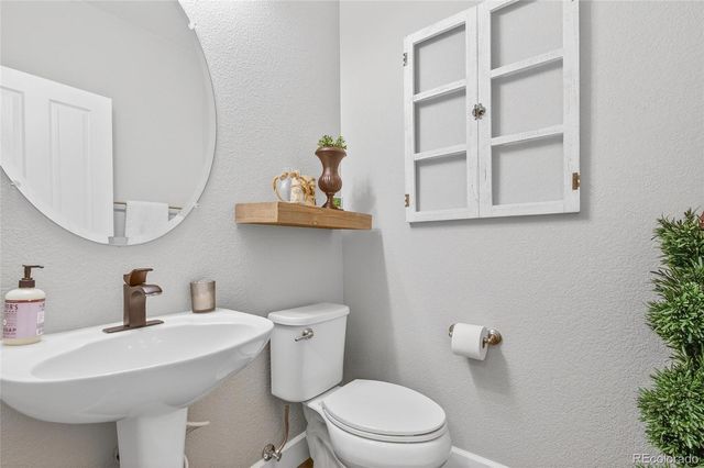 875 Brookhurst Avenue B, Highlands Ranch, CO 80129