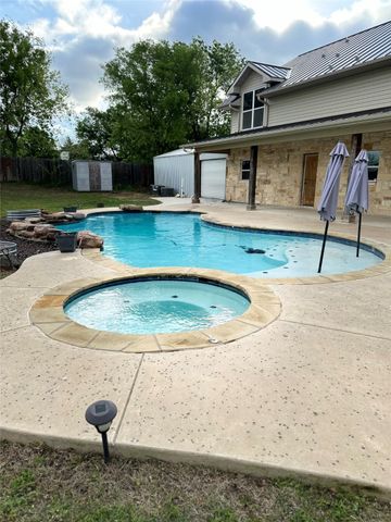 209 E Meadows Street, St Jo, TX 76265