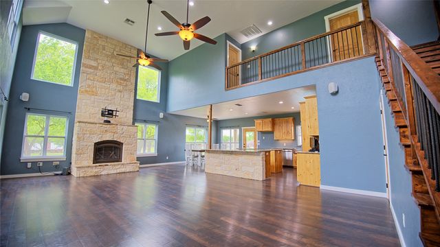 209 E Meadows Street, St Jo, TX 76265