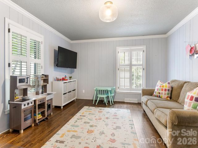 4212 Melchor Avenue, Charlotte, NC 28211