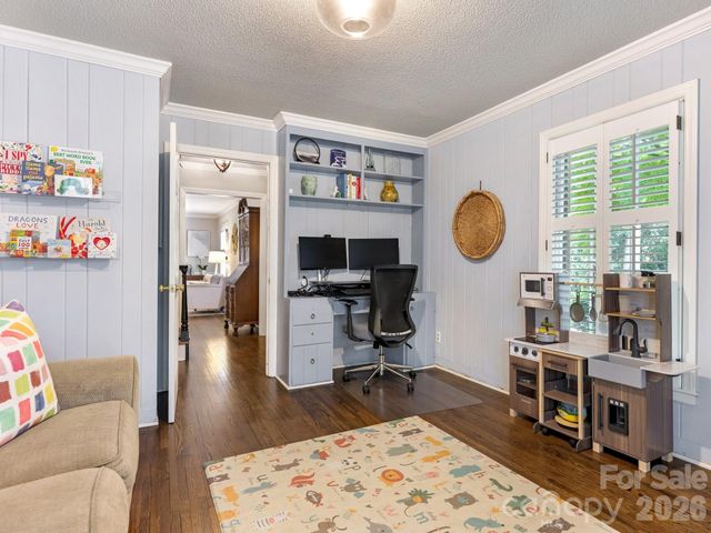 4212 Melchor Avenue, Charlotte, NC 28211