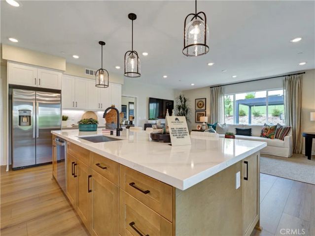 17136 Kent Street, Hesperia, CA 92345